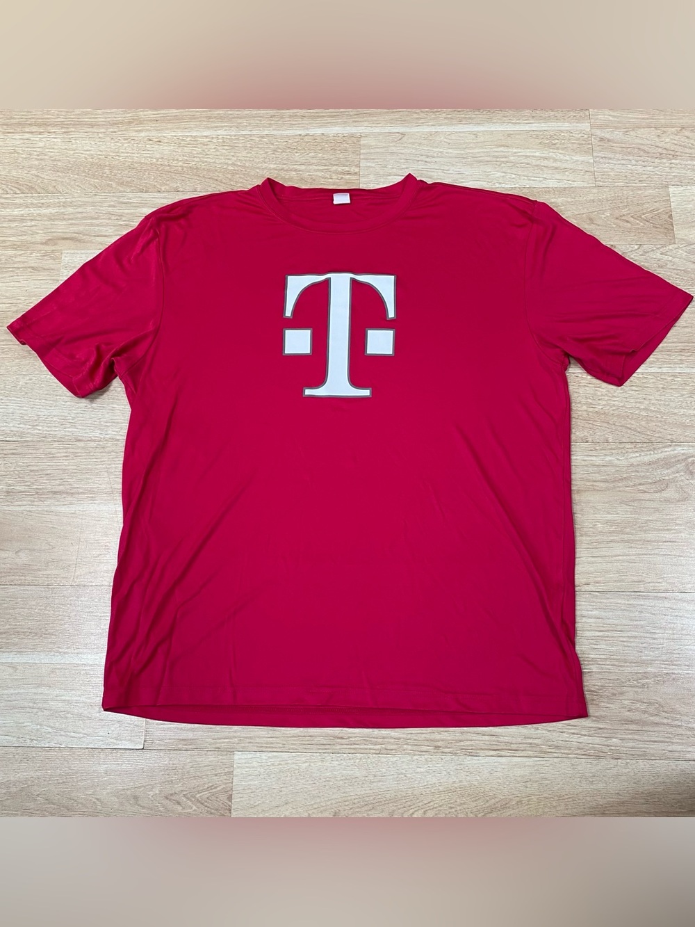 T-Mobile T-Shirt Men’s 2XL Pink & White Short Sleeve Employee Workwear Tee Shirt